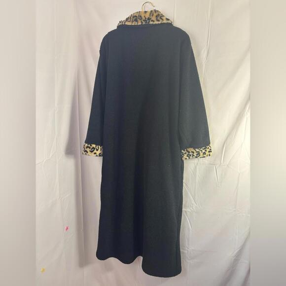 VTG Oversized Black Fuzzy Faux Leopard Fur Button Up Duster Women’s Size M - Picture 10 of 10